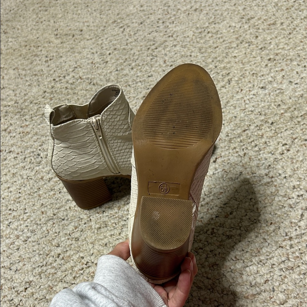 Altar'd State Ivory Textured Booties - Picture 5 of 6